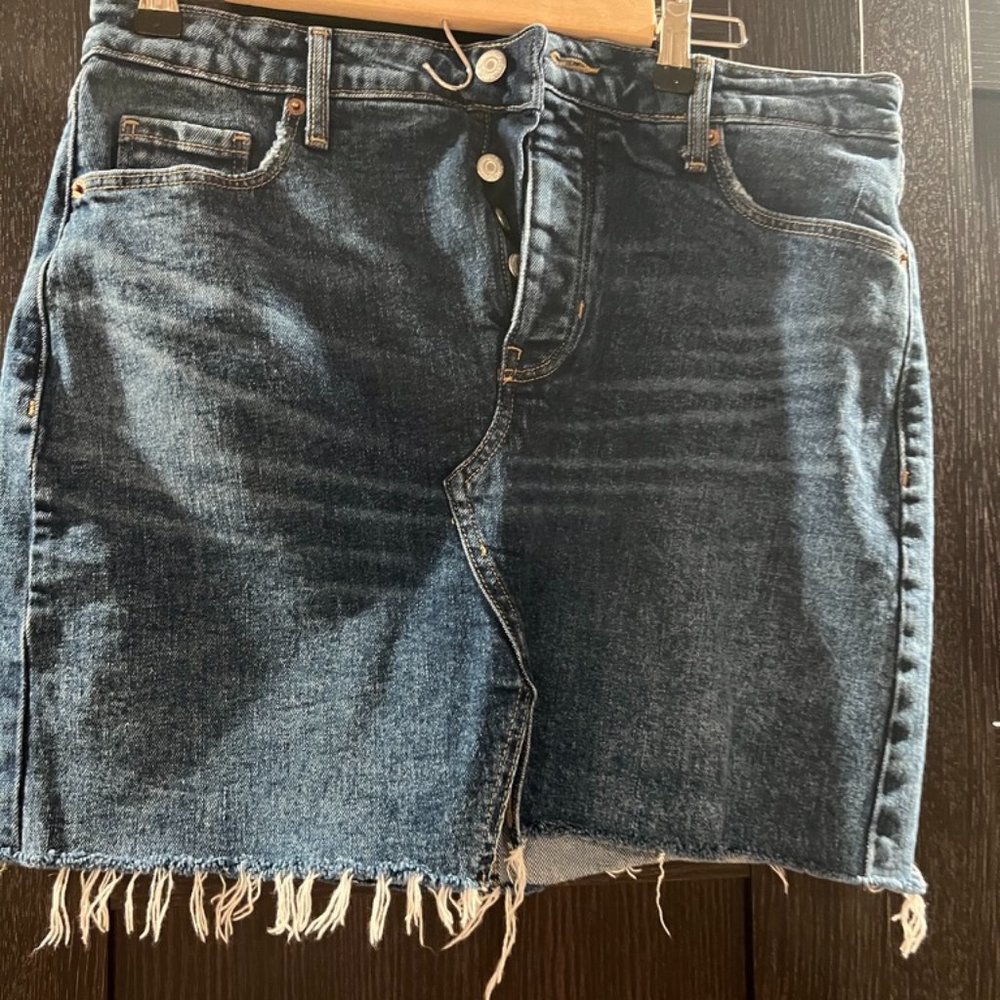 Old Navy Jean skirt Size 10